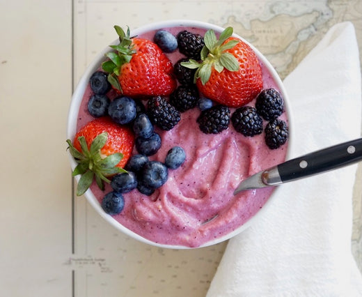 Berry Hibiscus Smoothie Bowl